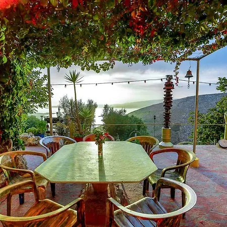 Art Kefalonia בית הארחה 3*